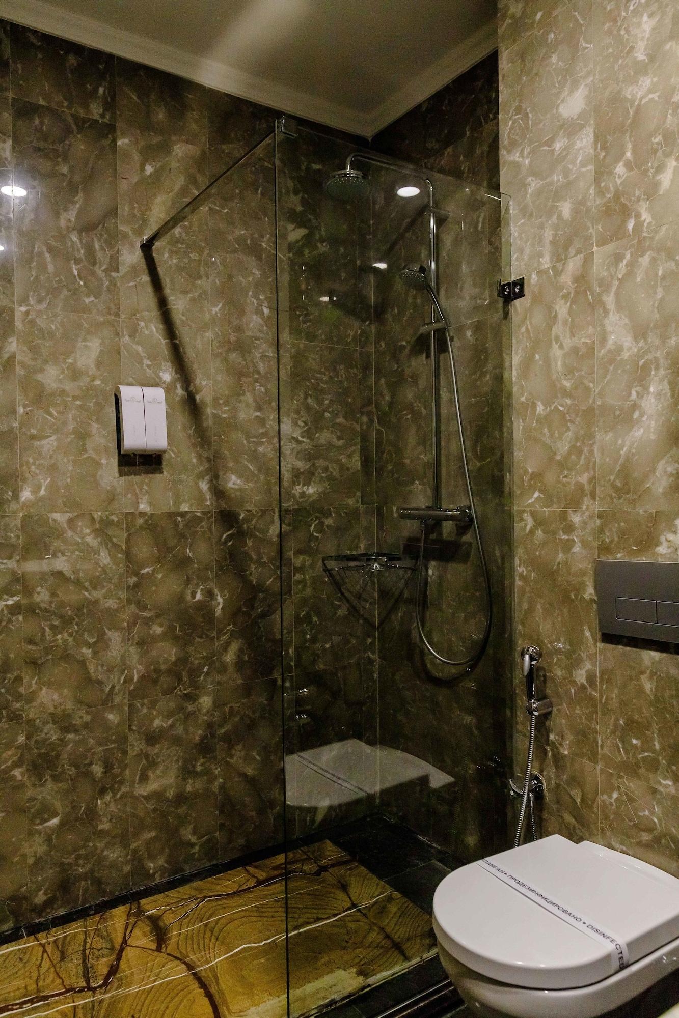 Shera Inn Hotel Alma-Ata Exteriör bild